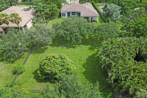 Купить виллу или дом в Дейви, Флорида 5 спален, 411.19м2, № 1809713 - фото 7