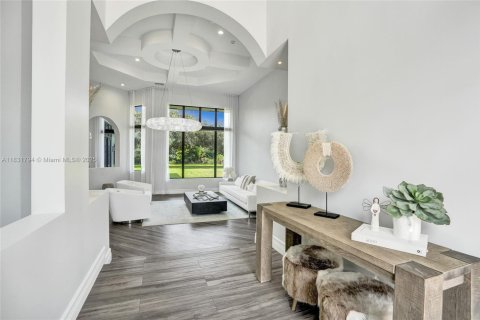 Купить виллу или дом в Дейви, Флорида 5 спален, 411.19м2, № 1809713 - фото 9