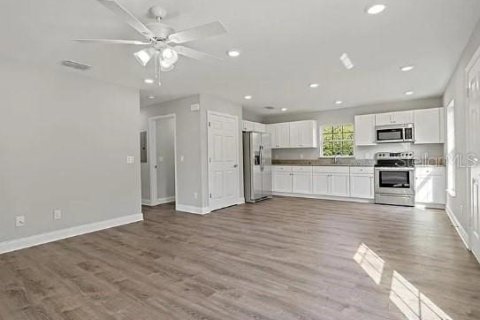 Casa en venta en Winter Haven, Florida, 3 dormitorios, 92.9 m2 № 2145520 - foto 3