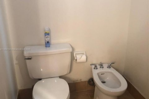 Condominio en venta en Miami, Florida, 2 dormitorios, 108.7 m2 № 2012587 - foto 7