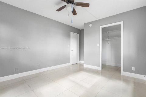 Propiedad comercial en venta en Pompano Beach, Florida № 1969984 - foto 15