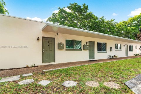 Propiedad comercial en venta en Pompano Beach, Florida № 1969984 - foto 4