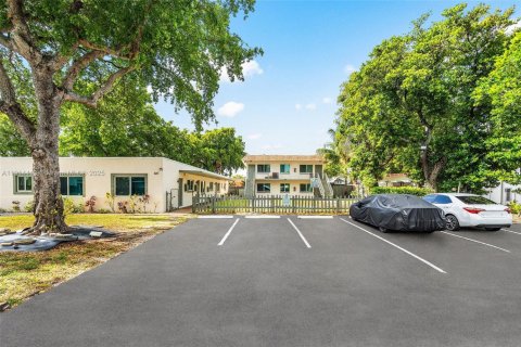 Propiedad comercial en venta en Pompano Beach, Florida № 1969984 - foto 2