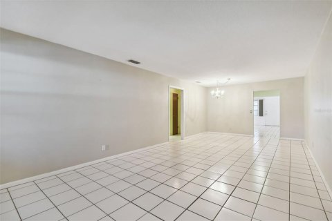 Condo in Seminole, Florida, 2 bedrooms  № 1425483 - photo 4