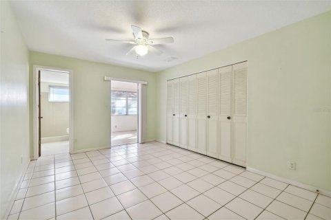Condo in Seminole, Florida, 2 bedrooms  № 1425483 - photo 15
