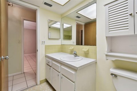 Condo in Seminole, Florida, 2 bedrooms  № 1425483 - photo 25