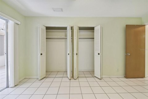 Condo in Seminole, Florida, 2 bedrooms  № 1425483 - photo 16