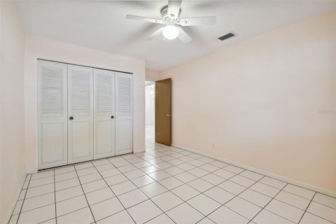 Condo in Seminole, Florida, 2 bedrooms  № 1425483 - photo 23