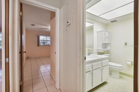 Condo in Seminole, Florida, 2 bedrooms  № 1425483 - photo 20