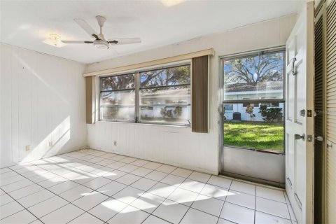 Condo in Seminole, Florida, 2 bedrooms  № 1425483 - photo 28