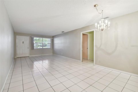 Condo in Seminole, Florida, 2 bedrooms  № 1425483 - photo 7