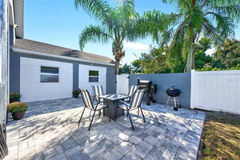 House in Orlando, Florida 3 bedrooms, 116.69 sq.m. № 2419569 - photo 2