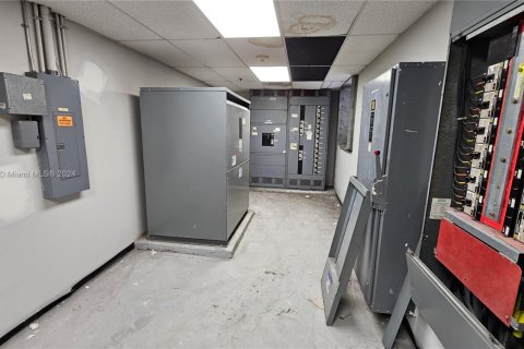 Купить коммерческую недвижимость в Хайалиа, Флорида № 2039975 - фото 10