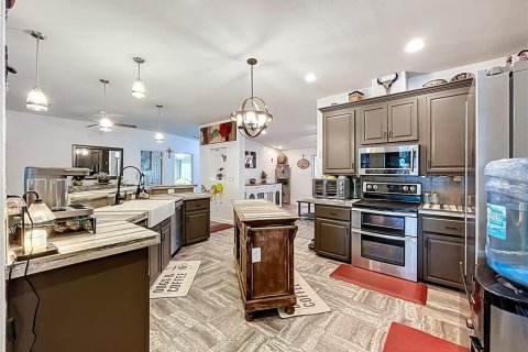 Casa en venta en Eustis, Florida, 4 dormitorios, 286.88 m2 № 1898996 - foto 28
