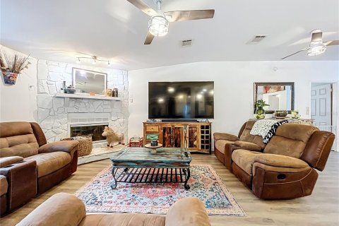 Casa en venta en Eustis, Florida, 4 dormitorios, 286.88 m2 № 1898996 - foto 20