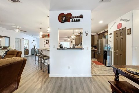 Casa en venta en Eustis, Florida, 4 dormitorios, 286.88 m2 № 1898996 - foto 27