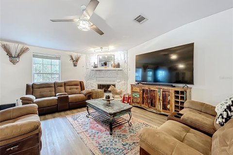 Casa en venta en Eustis, Florida, 4 dormitorios, 286.88 m2 № 1898996 - foto 19