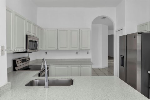 Casa en alquiler en Doral, Florida, 4 dormitorios, 183.39 m2 № 2025532 - foto 13