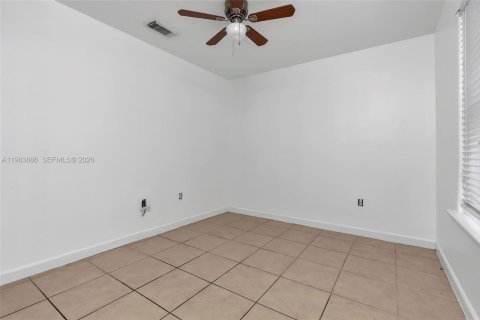 Casa en alquiler en Doral, Florida, 4 dormitorios, 183.39 m2 № 2025532 - foto 26