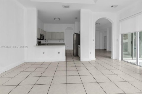 Casa en alquiler en Doral, Florida, 4 dormitorios, 183.39 m2 № 2025532 - foto 16