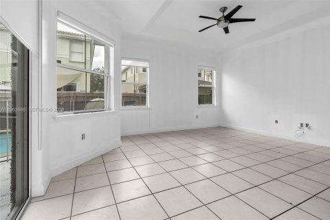 Casa en alquiler en Doral, Florida, 4 dormitorios, 183.39 m2 № 2025532 - foto 15