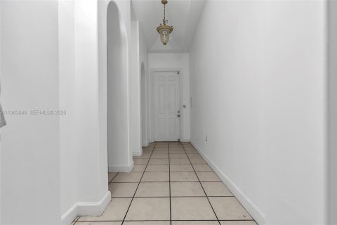 Casa en alquiler en Doral, Florida, 4 dormitorios, 183.39 m2 № 2025532 - foto 5