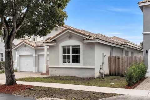 Casa en alquiler en Doral, Florida, 4 dormitorios, 183.39 m2 № 2025532 - foto 3