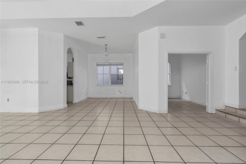 Casa en alquiler en Doral, Florida, 4 dormitorios, 183.39 m2 № 2025532 - foto 8