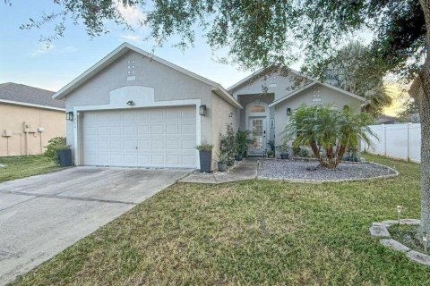 Casa en venta en Haines City, Florida, 3 dormitorios, 134.06 m2 № 1901440 - foto 1