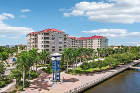Condo in Bradenton, Florida, 2 bedrooms № 2347648