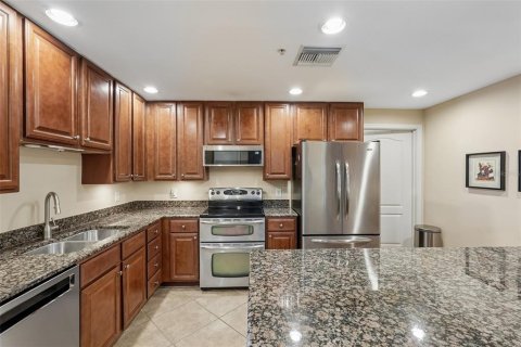 Condo in Bradenton, Florida, 2 bedrooms  № 2347648 - photo 4