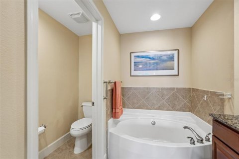 Condo in Bradenton, Florida, 2 bedrooms  № 2347648 - photo 17