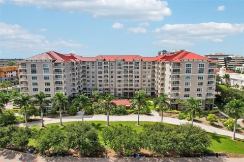 Condo in Bradenton, Florida, 2 bedrooms  № 2347648 - photo 29