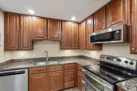 Condo in Bradenton, Florida, 2 bedrooms  № 2347648 - photo 5