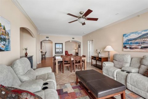 Condo in Bradenton, Florida, 2 bedrooms  № 2347648 - photo 8