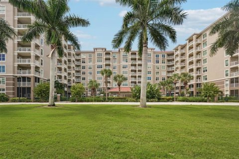 Condo in Bradenton, Florida, 2 bedrooms  № 2347648 - photo 25