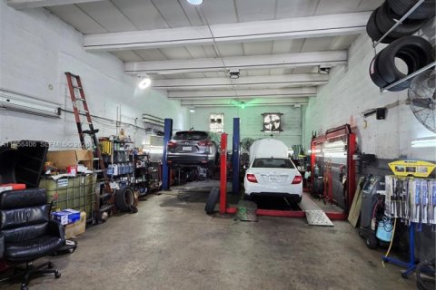 Купить коммерческую недвижимость в Майами, Флорида № 2020772 - фото 23