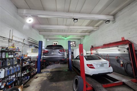 Купить коммерческую недвижимость в Майами, Флорида № 2020772 - фото 6