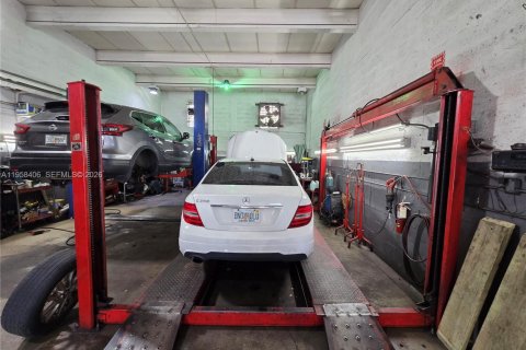 Купить коммерческую недвижимость в Майами, Флорида № 2020772 - фото 12