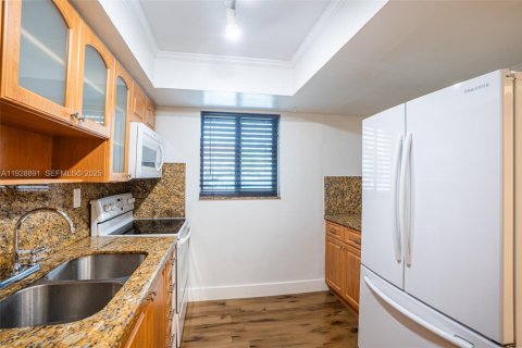 Adosado en venta en Hialeah, Florida, 2 dormitorios, 118.73 m2 № 1987270 - foto 5