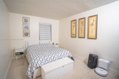 Adosado en venta en Hialeah, Florida, 2 dormitorios, 118.73 m2 № 1987270 - foto 12