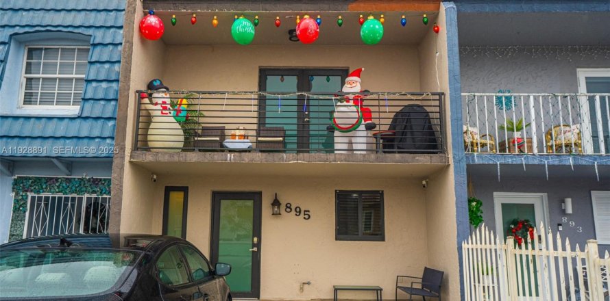 Adosado en Hialeah, Florida 2 dormitorios, 118.73 m2 № 1987270