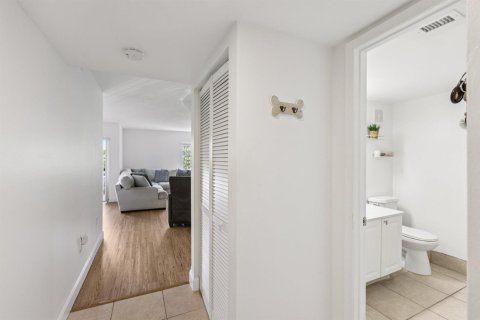 Купить кондоминиум в Плантация, Флорида 7 комнат, 162.86м2, № 2083035 - фото 10