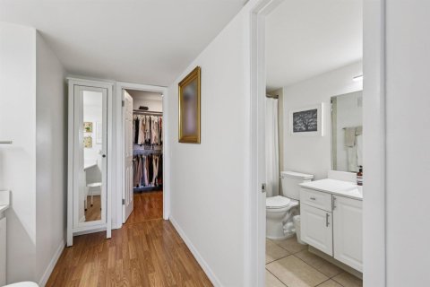 Купить кондоминиум в Плантация, Флорида 7 комнат, 162.86м2, № 2083035 - фото 18