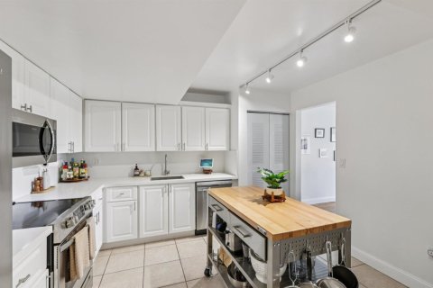 Купить кондоминиум в Плантация, Флорида 7 комнат, 162.86м2, № 2083035 - фото 9