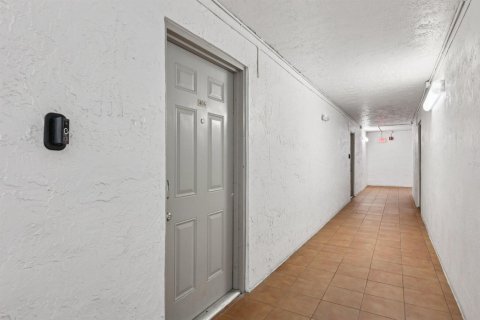 Купить кондоминиум в Плантация, Флорида 7 комнат, 162.86м2, № 2083035 - фото 29