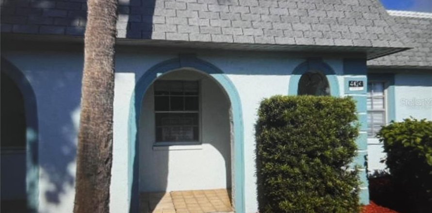 Condo in New Port Richey, Florida, 2 bedrooms № 1851688