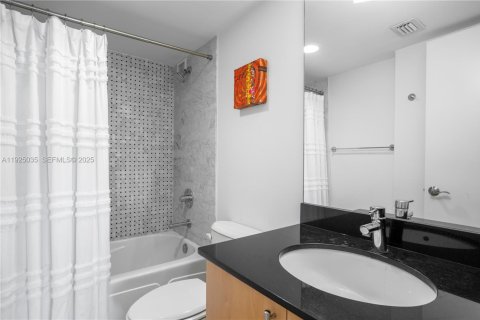 Copropriété à vendre à Miami, Floride: 2 chambres, 147.06 m2 № 1983652 - photo 25