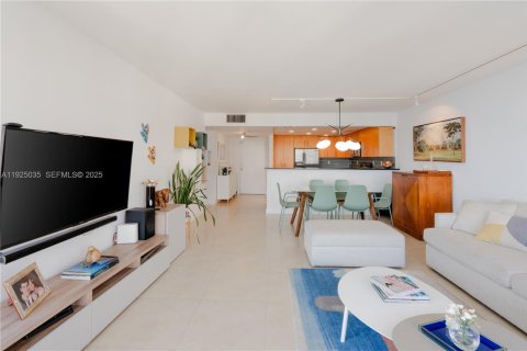 Copropriété à vendre à Miami, Floride: 2 chambres, 147.06 m2 № 1983652 - photo 9