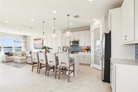 Townhouse in San Antonio, Florida 4 bedrooms, 185.34 sq.m. № 2230490 - photo 15